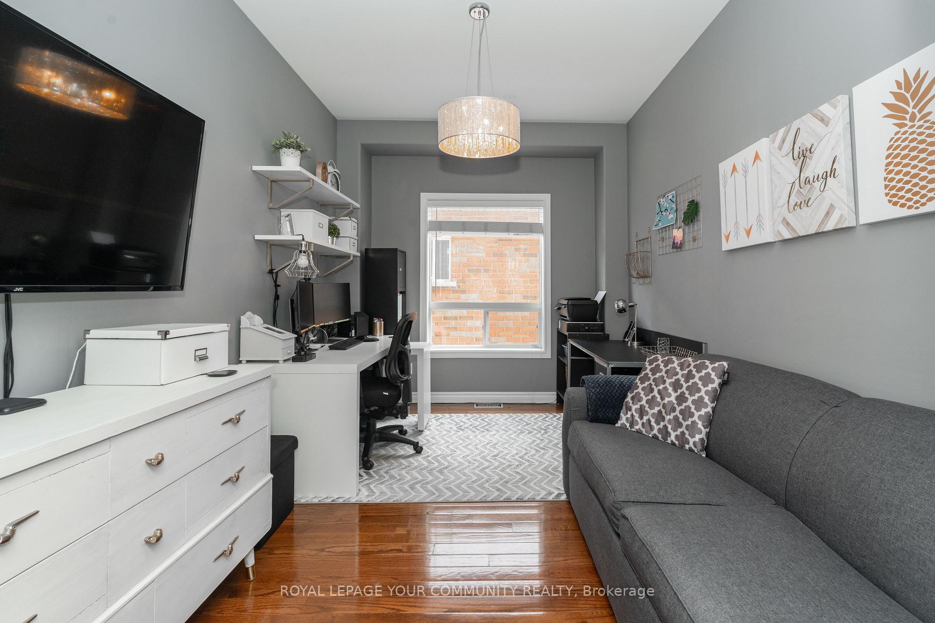Photo 10 of 2 Connaught Lane, Barrie, Innis-Shore — HOMEH