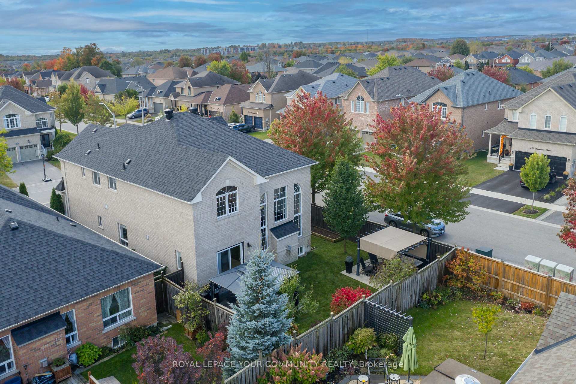 Photo 35 of 2 Connaught Lane, Barrie, Innis-Shore — HOMEH