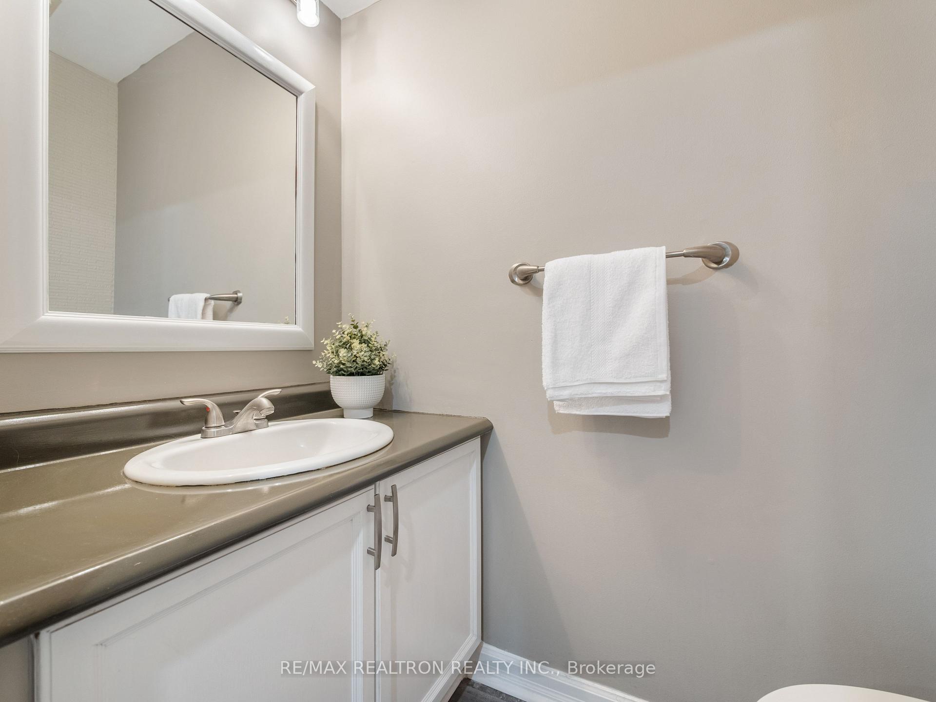 Photo 20 of 200 Willow Lane, Newmarket, Bristol-London — HOMEH