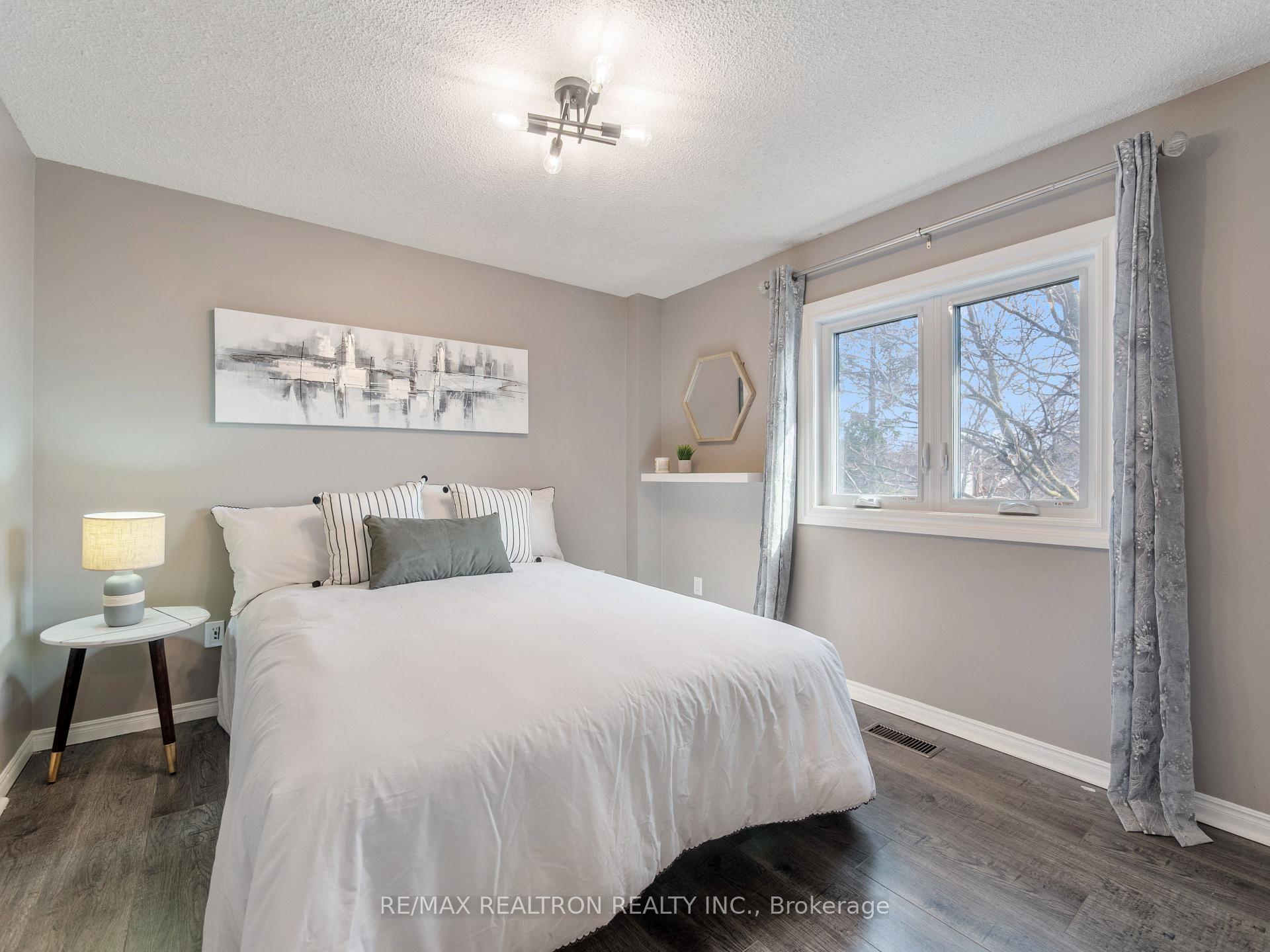 Photo 19 of 200 Willow Lane, Newmarket, Bristol-London — HOMEH