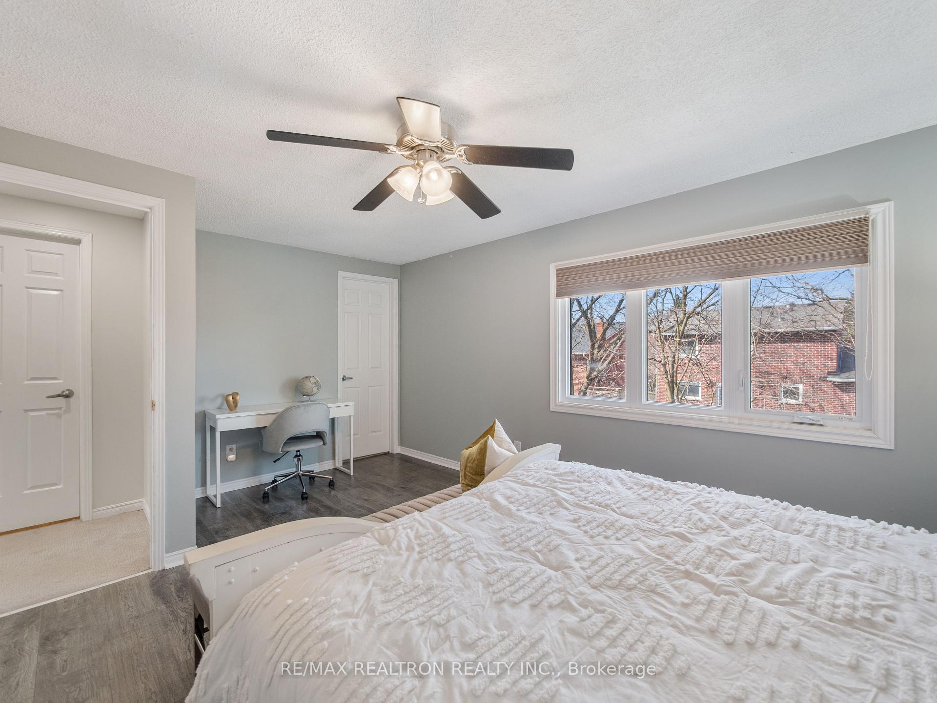 Photo 7 of 200 Willow Lane, Newmarket, Bristol-London — HOMEH