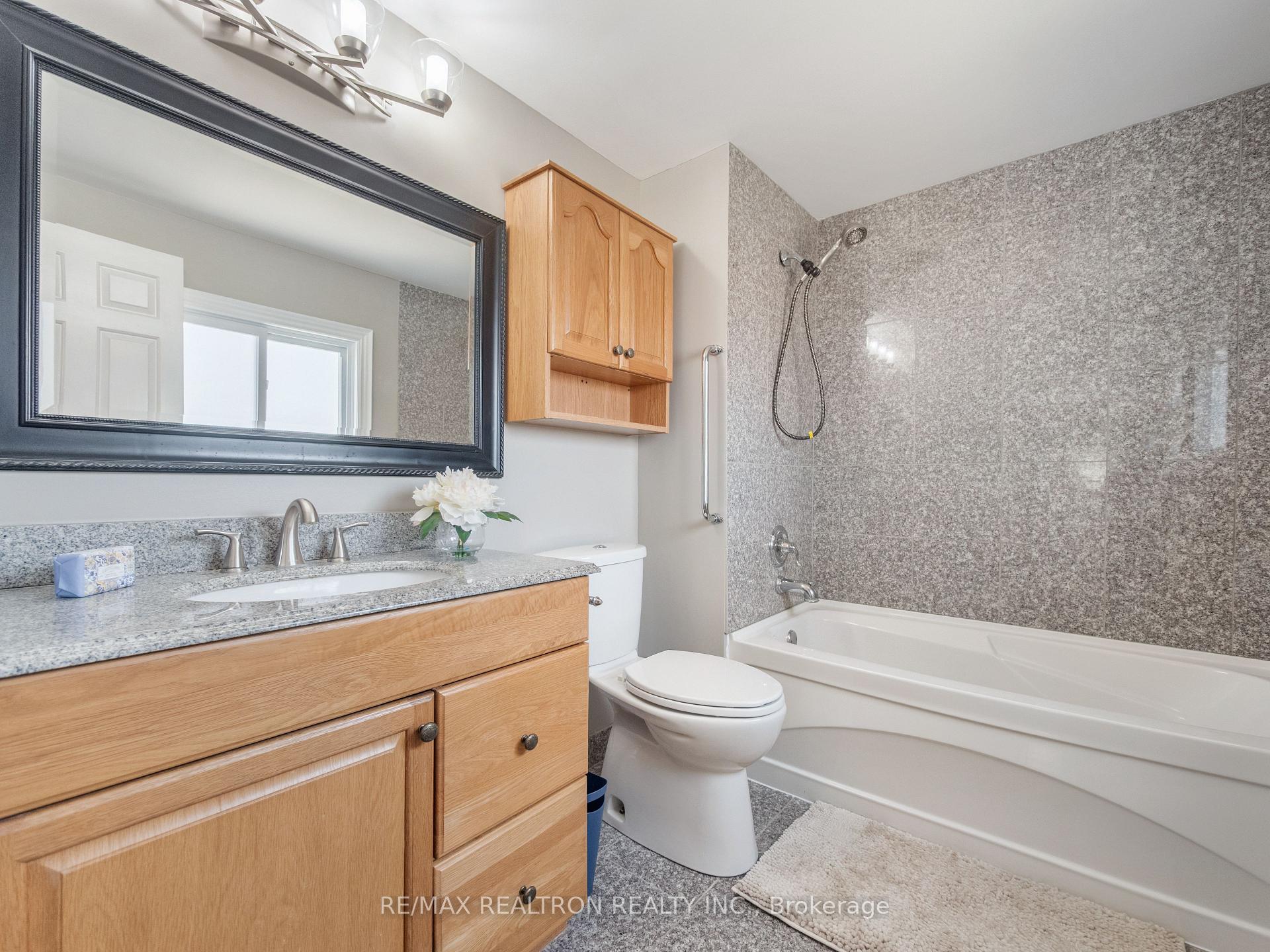 Photo 17 of 200 Willow Lane, Newmarket, Bristol-London — HOMEH
