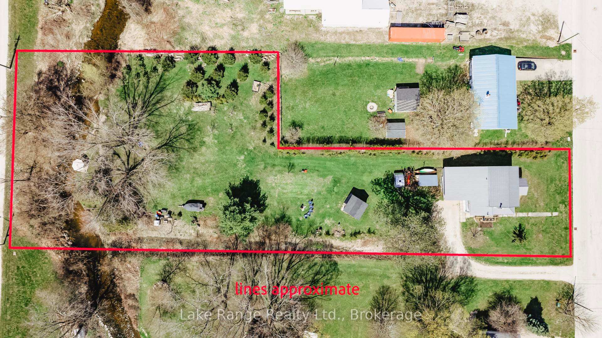 Photo 2 of 592 Inglis Street, Huron-Kinloss, Lucknow — HOMEH