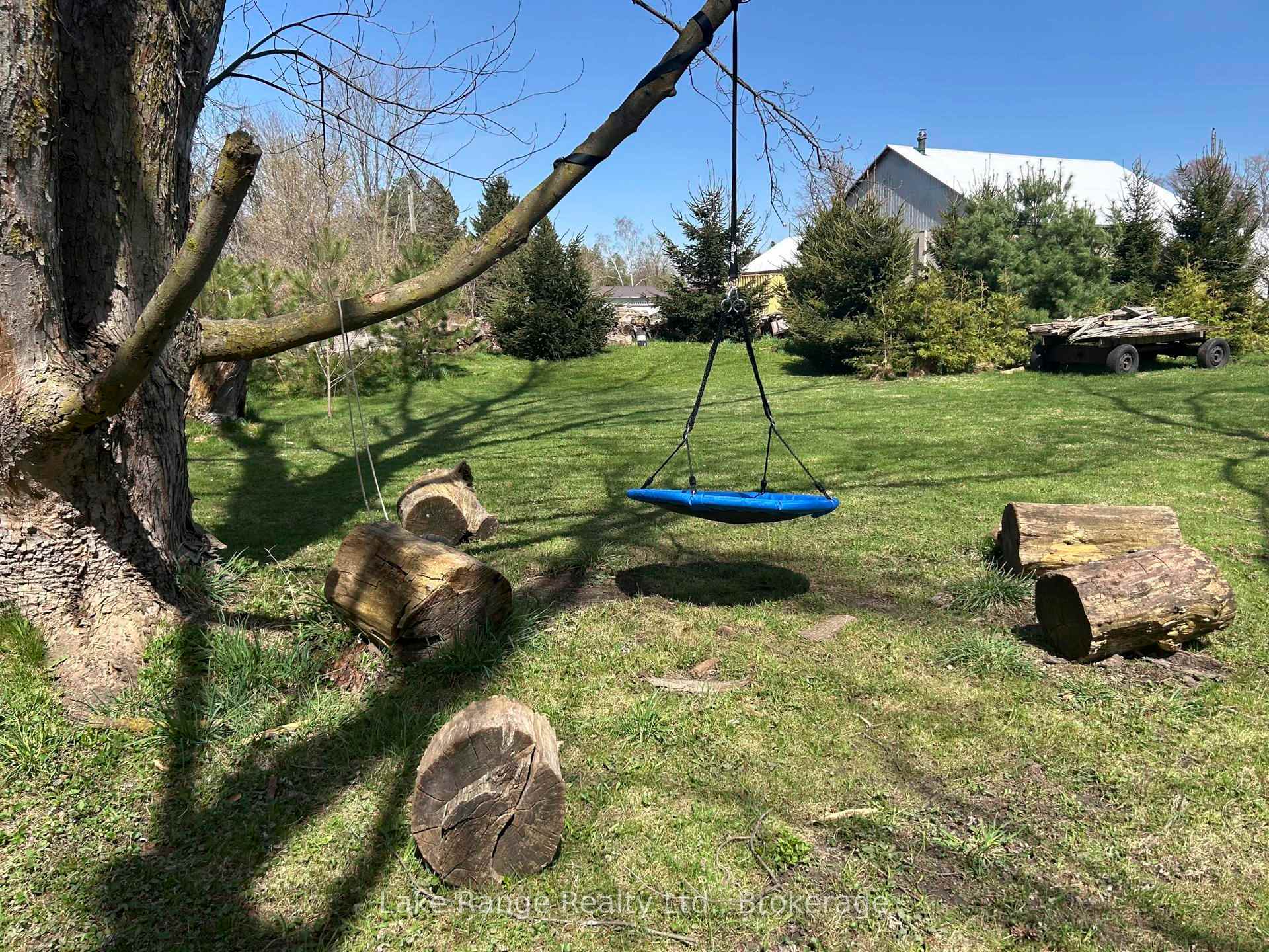 Photo 47 of 592 Inglis Street, Huron-Kinloss, Lucknow — HOMEH