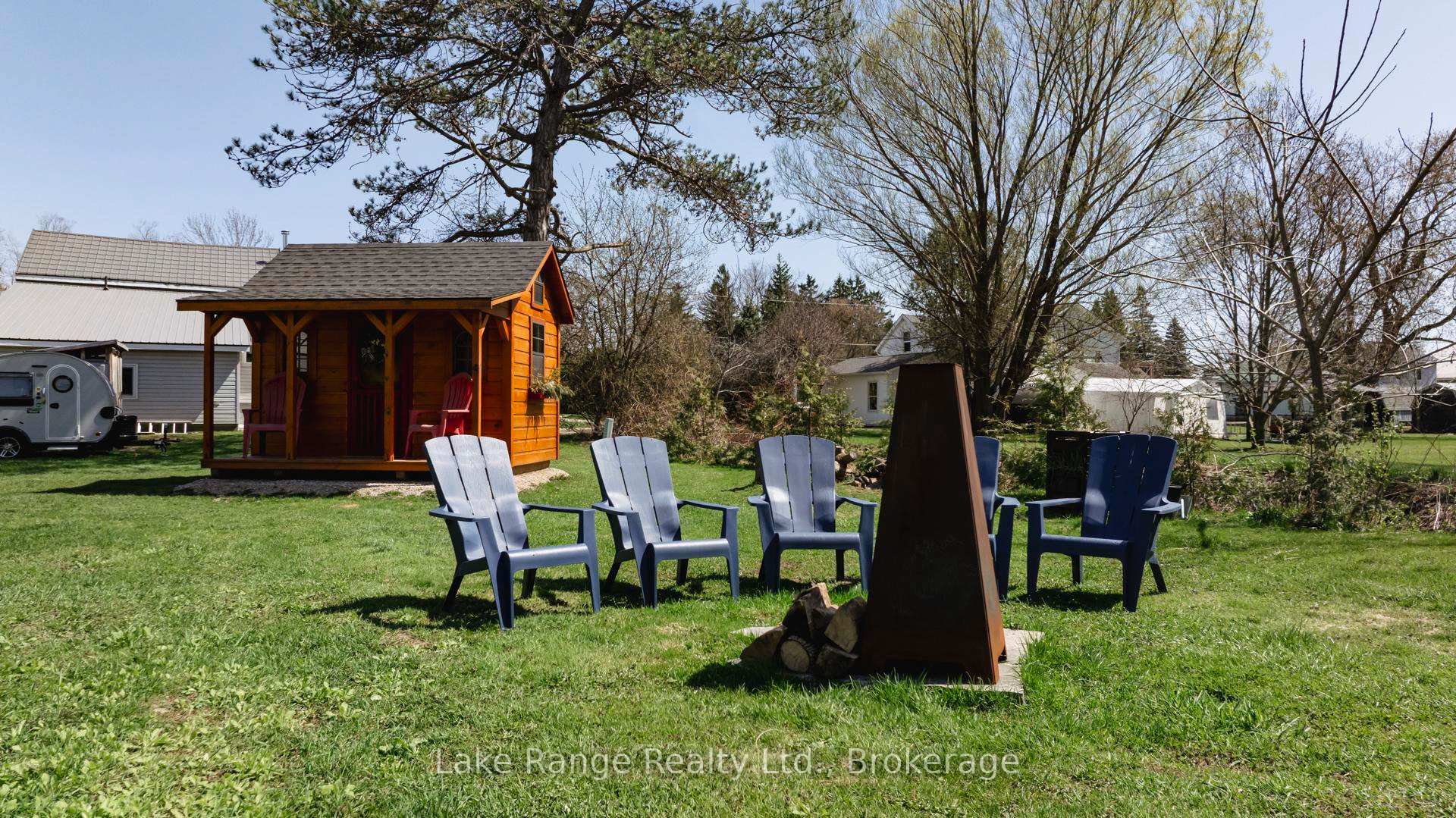 Photo 15 of 592 Inglis Street, Huron-Kinloss, Lucknow — HOMEH