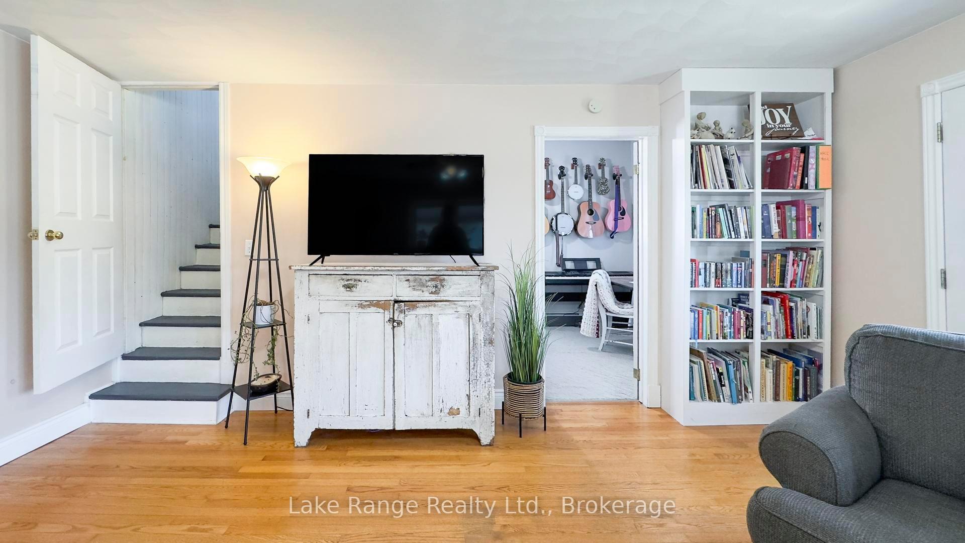 Photo 16 of 592 Inglis Street, Huron-Kinloss, Lucknow — HOMEH