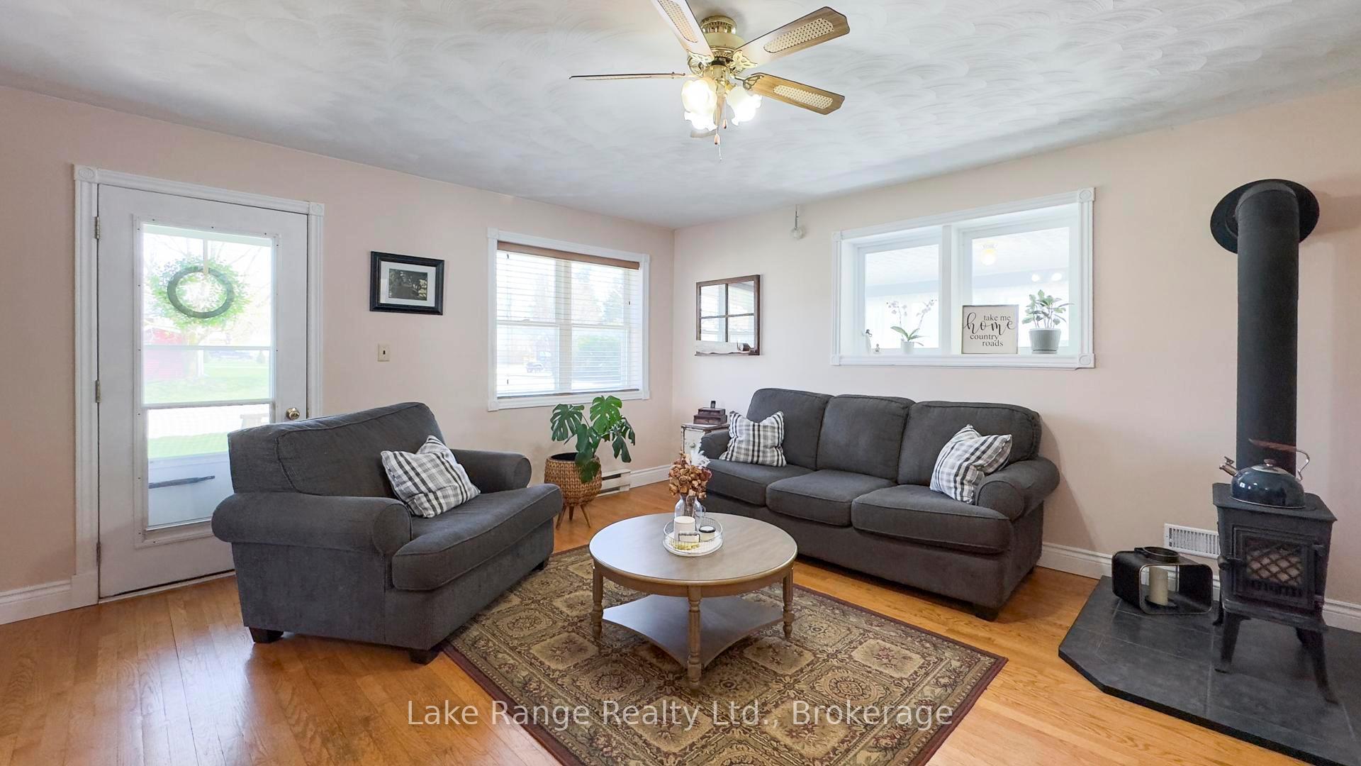 Photo 18 of 592 Inglis Street, Huron-Kinloss, Lucknow — HOMEH