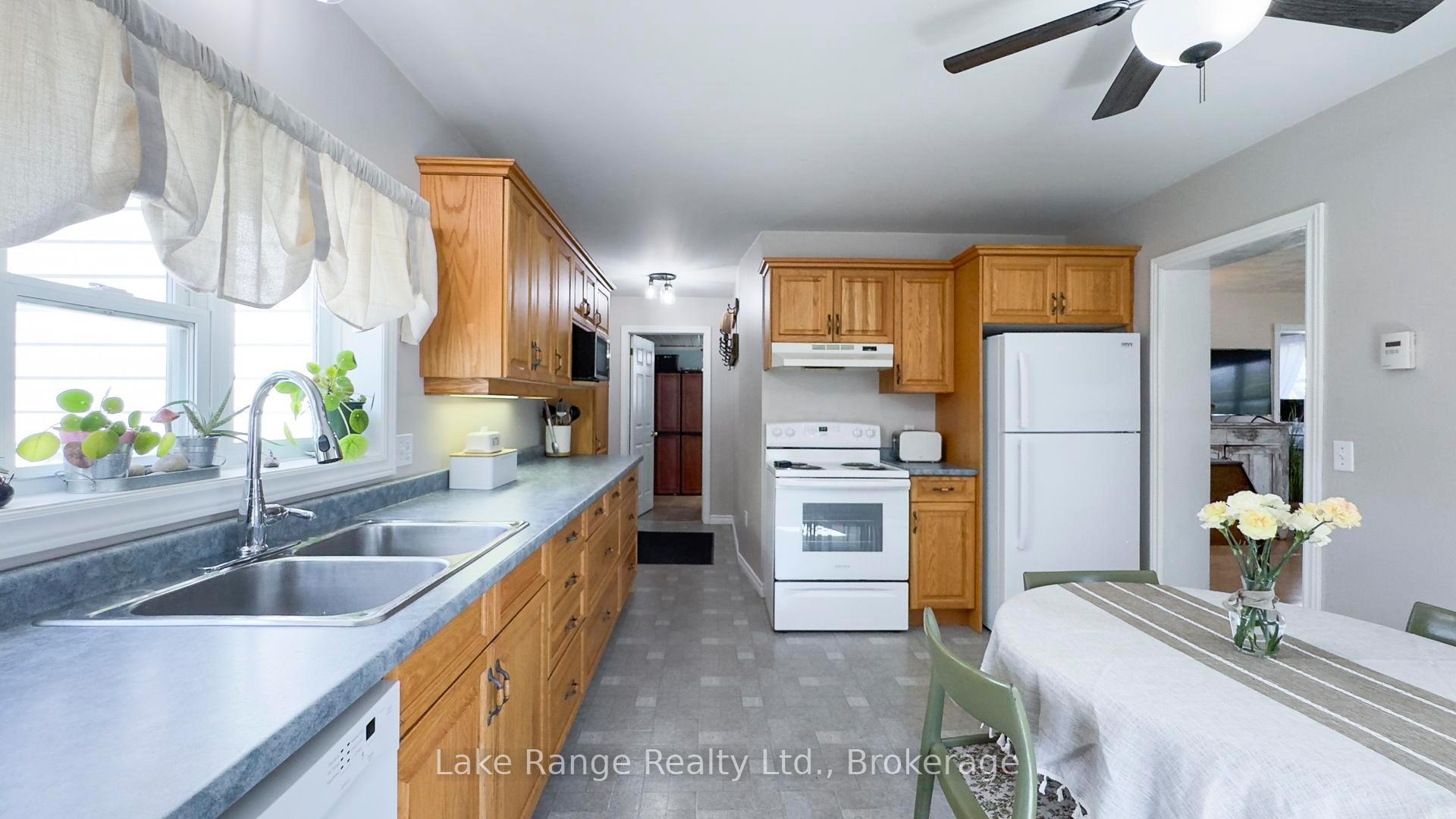 Photo 27 of 592 Inglis Street, Huron-Kinloss, Lucknow — HOMEH
