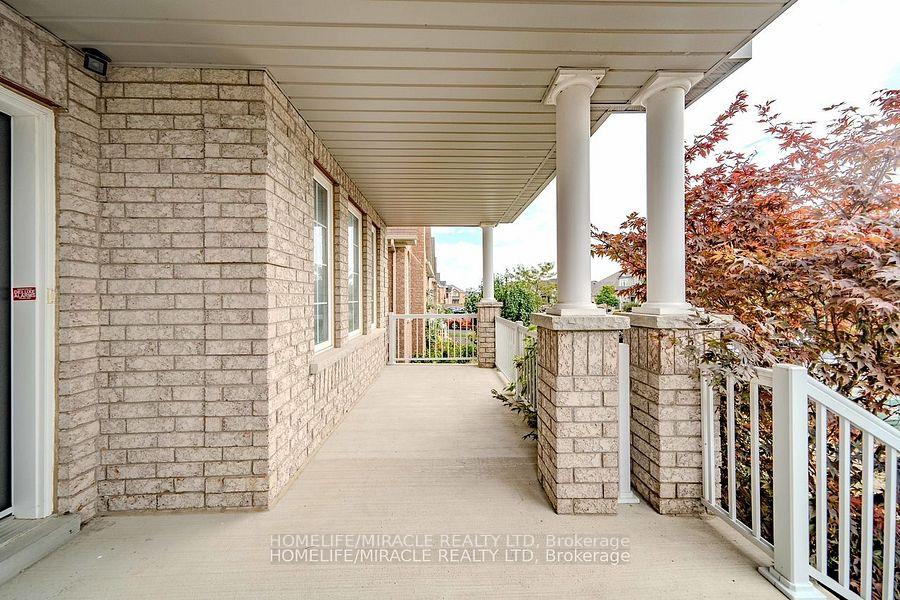 Photo 17 of 828 Black Cherry Drive, Oshawa, Taunton — HOMEH