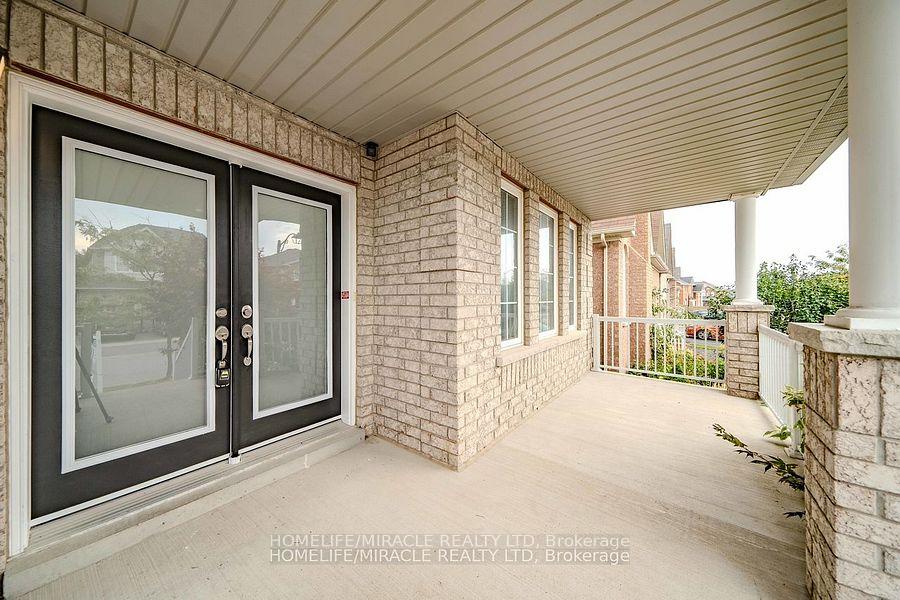 Photo 5 of 828 Black Cherry Drive, Oshawa, Taunton — HOMEH