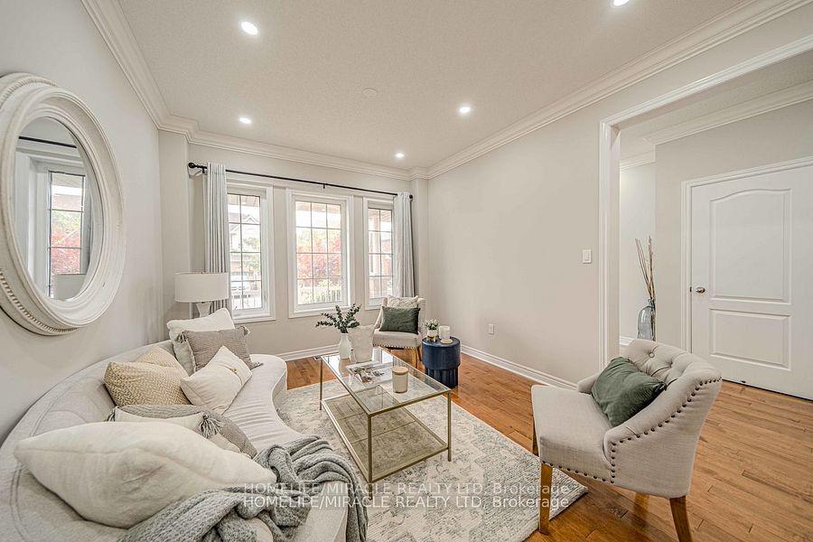 Photo 4 of 828 Black Cherry Drive, Oshawa, Taunton — HOMEH