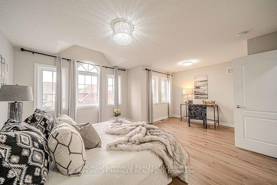 Photo 33 of 828 Black Cherry Drive, Oshawa, Taunton — HOMEH