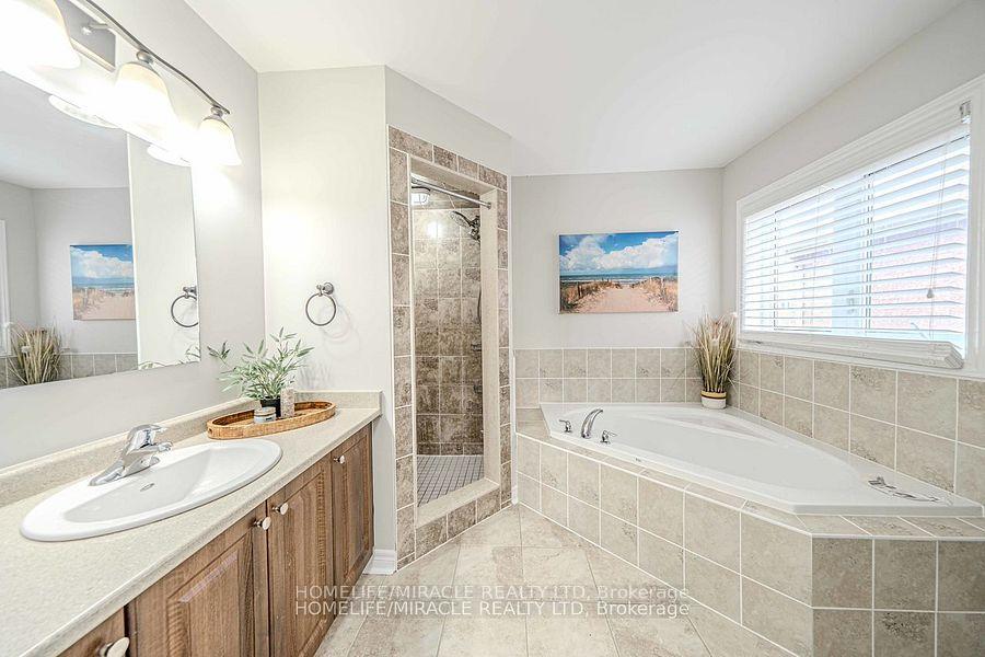 Photo 28 of 828 Black Cherry Drive, Oshawa, Taunton — HOMEH