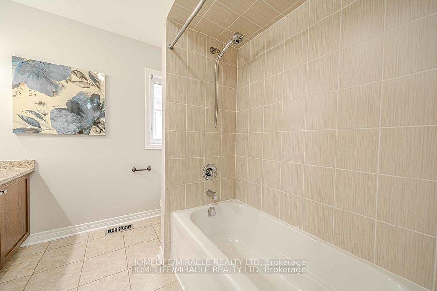 Photo 40 of 828 Black Cherry Drive, Oshawa, Taunton — HOMEH