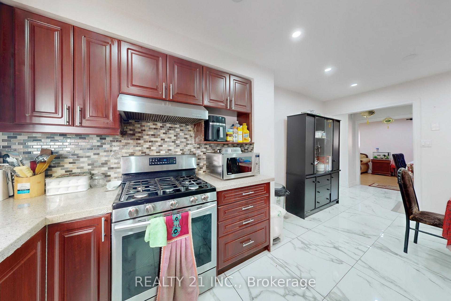 Photo 13 of 27 Jardine Street, Brampton, Northgate — HOMEH