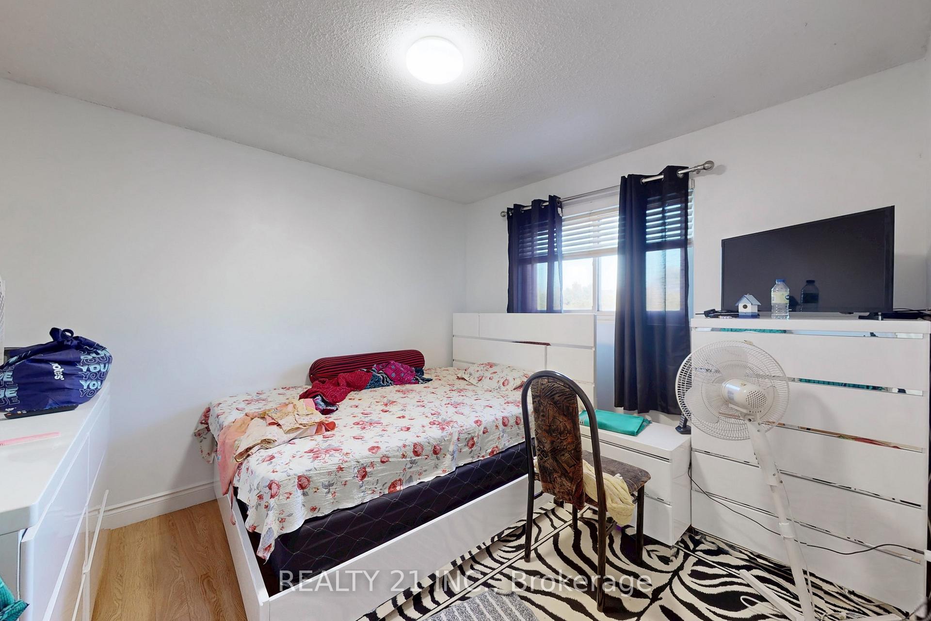 Photo 23 of 27 Jardine Street, Brampton, Northgate — HOMEH