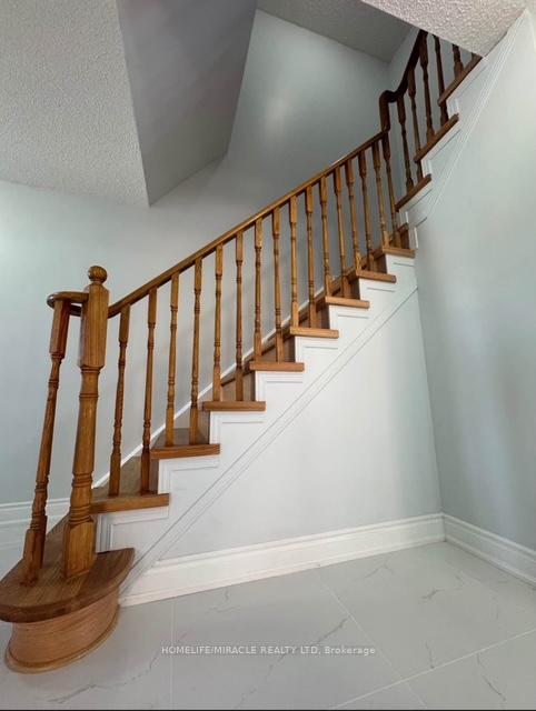 Photo 10 of 156 Richvale Drive S, Brampton, Heart Lake East — HOMEH