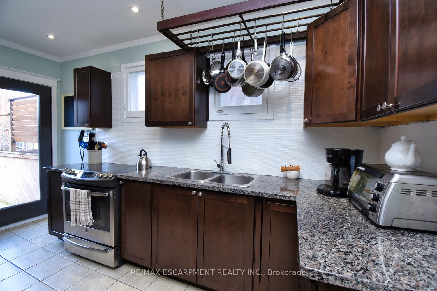 Photo 12 of 45 Maplewood Avenue, Hamilton, St. Clair — HOMEH