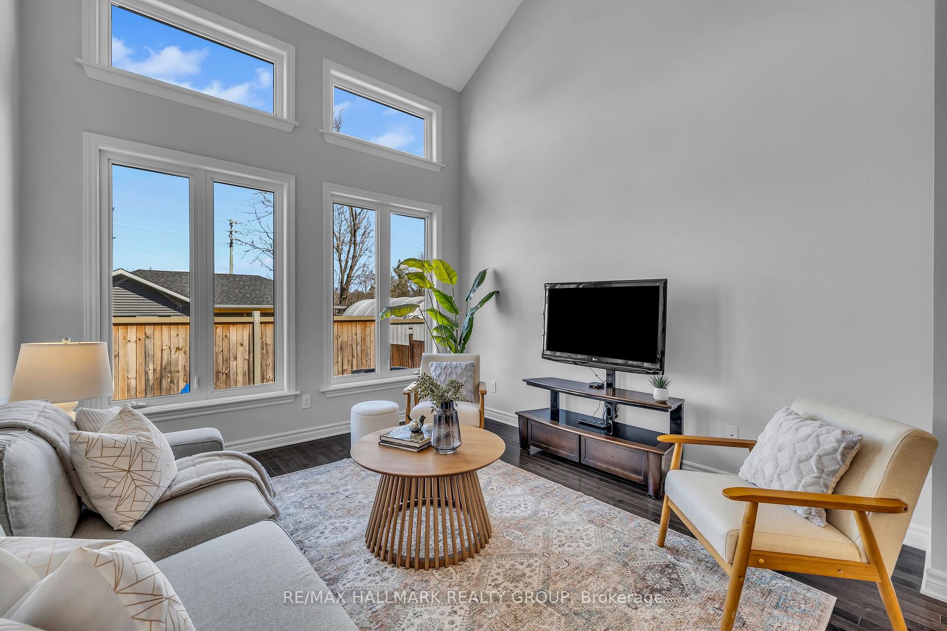 Photo 2 of 367 Trailsedge Way, Ottawa, Mer Bleue/Bradley Estates/Anderson Park — HOMEH