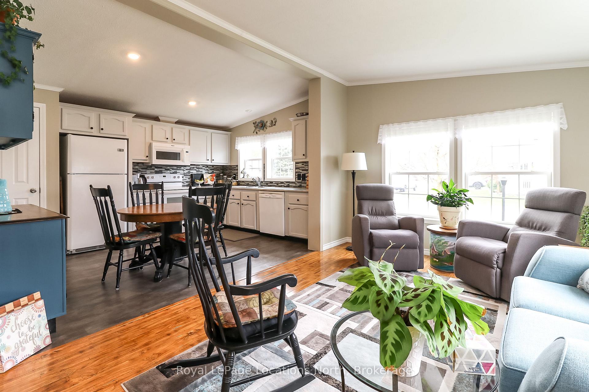 Photo 4 of 5 Ventnor Crescent, Wasaga Beach — HOMEH