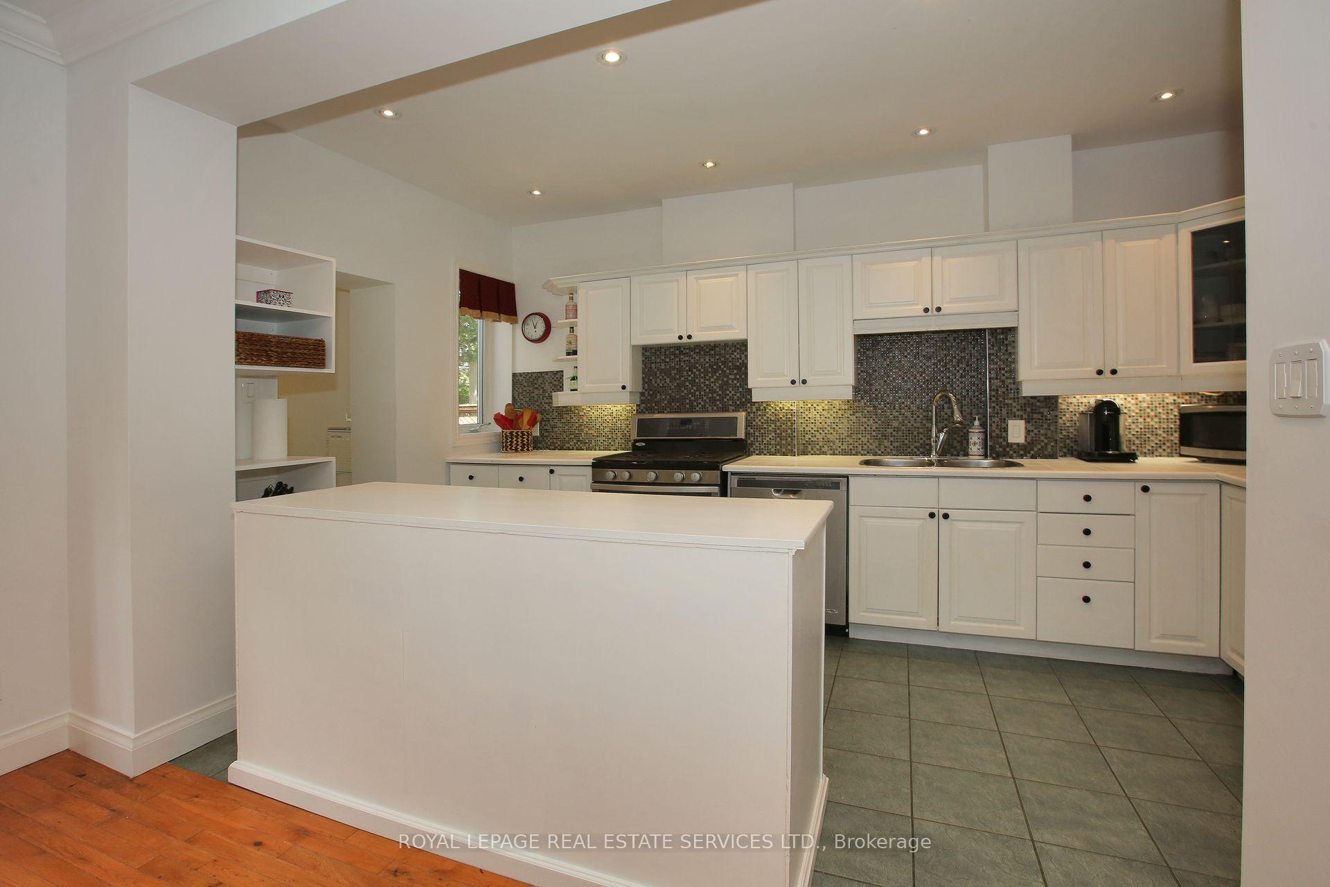 Photo 11 of 32 Coady Avenue, Toronto, South Riverdale — HOMEH