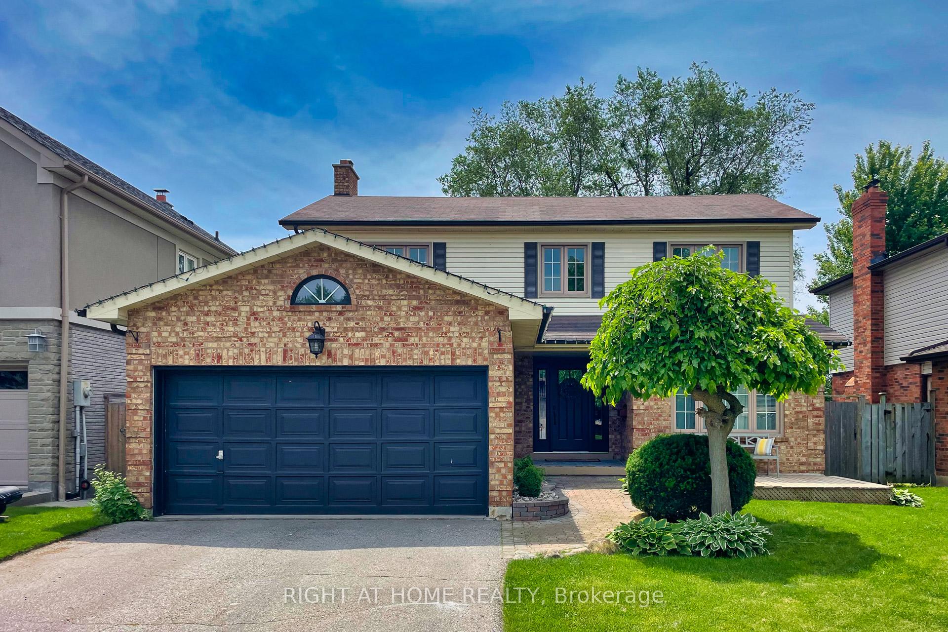 Photo 1 of 24 Evaleigh Court, Whitby, Blue Grass Meadows — HOMEH