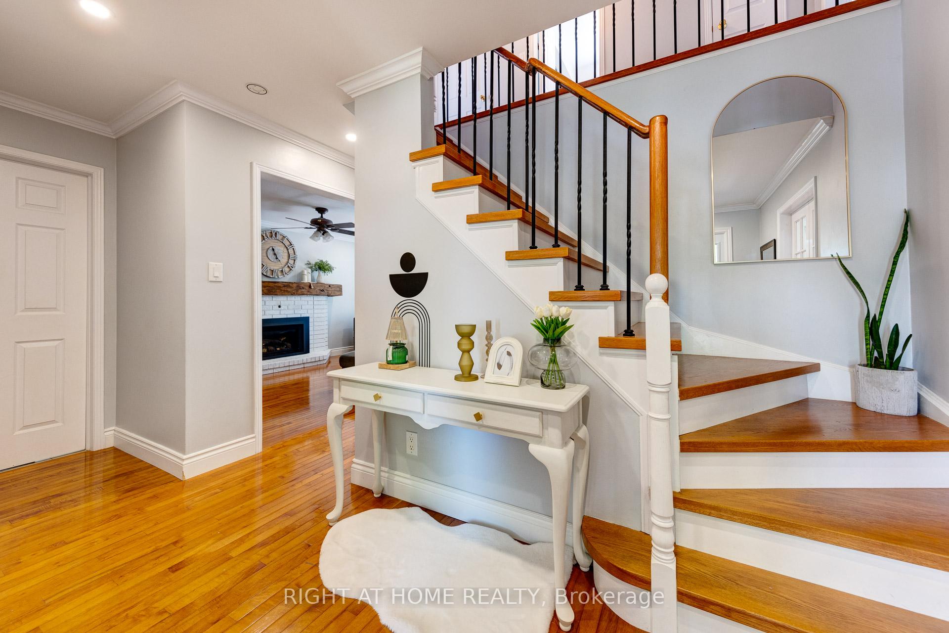 Photo 5 of 24 Evaleigh Court, Whitby, Blue Grass Meadows — HOMEH