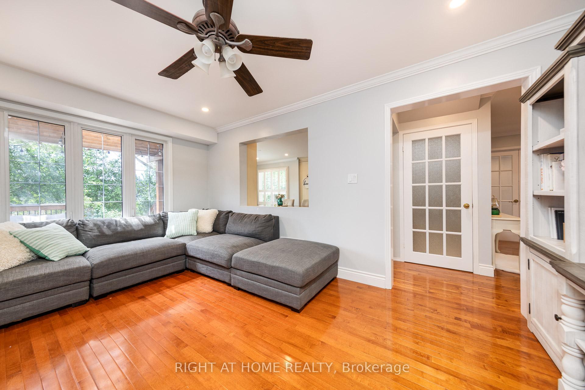 Photo 4 of 24 Evaleigh Court, Whitby, Blue Grass Meadows — HOMEH