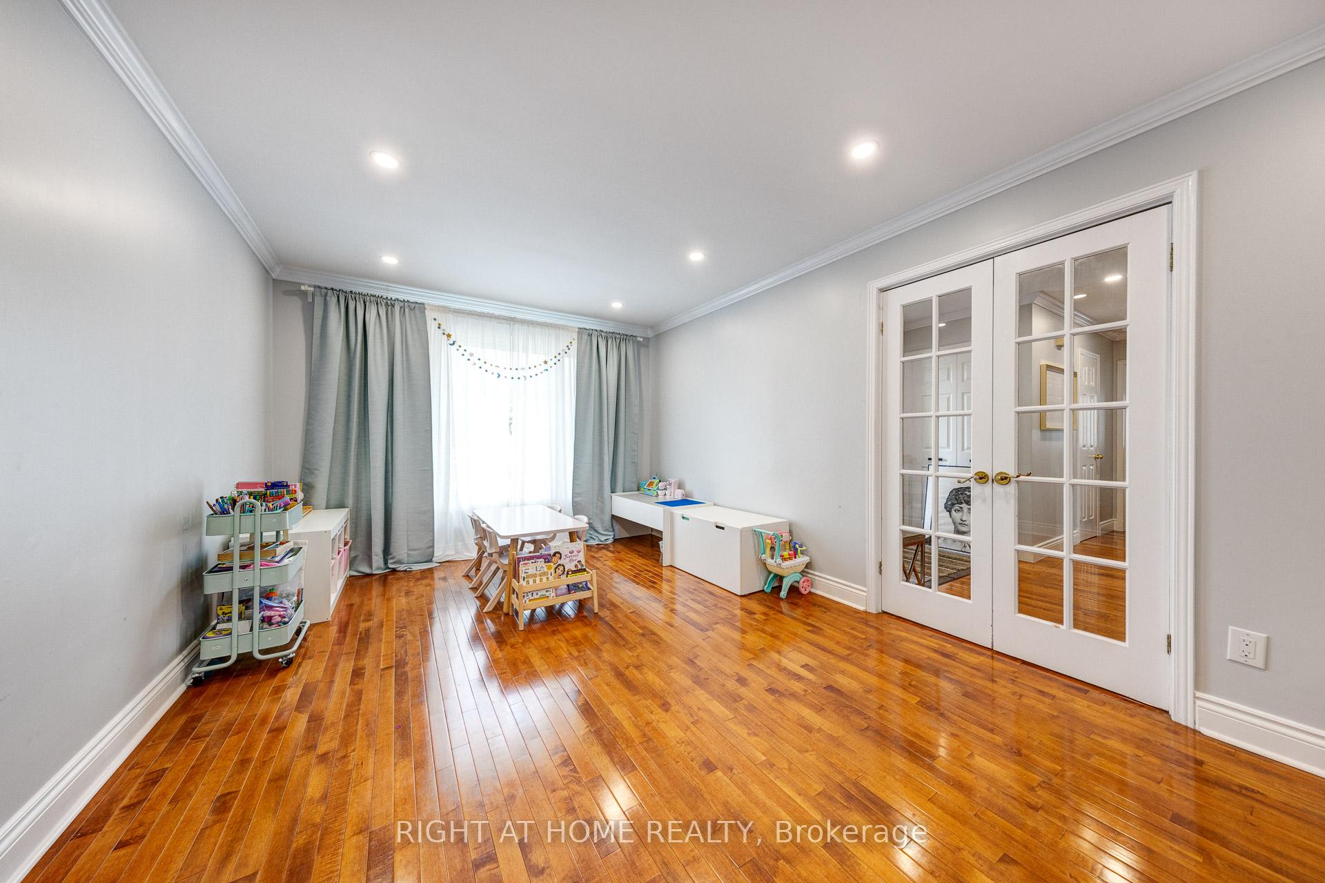 Photo 22 of 24 Evaleigh Court, Whitby, Blue Grass Meadows — HOMEH