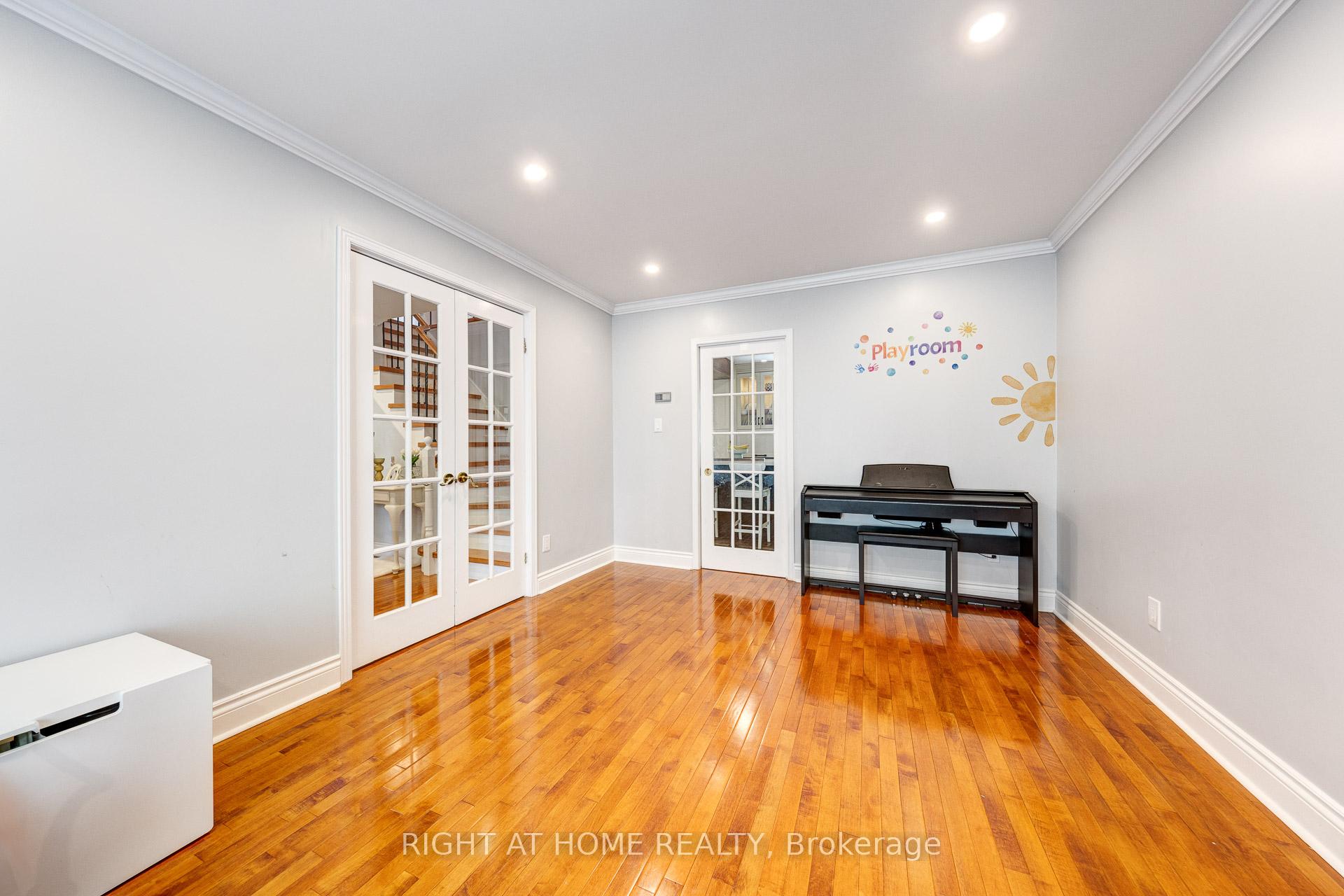 Photo 13 of 24 Evaleigh Court, Whitby, Blue Grass Meadows — HOMEH