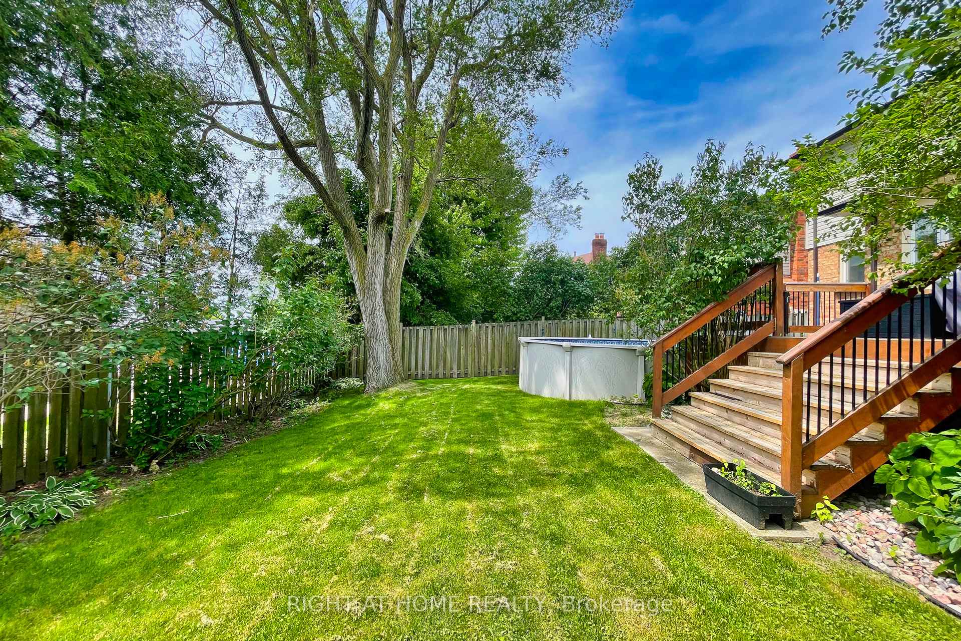 Photo 38 of 24 Evaleigh Court, Whitby, Blue Grass Meadows — HOMEH