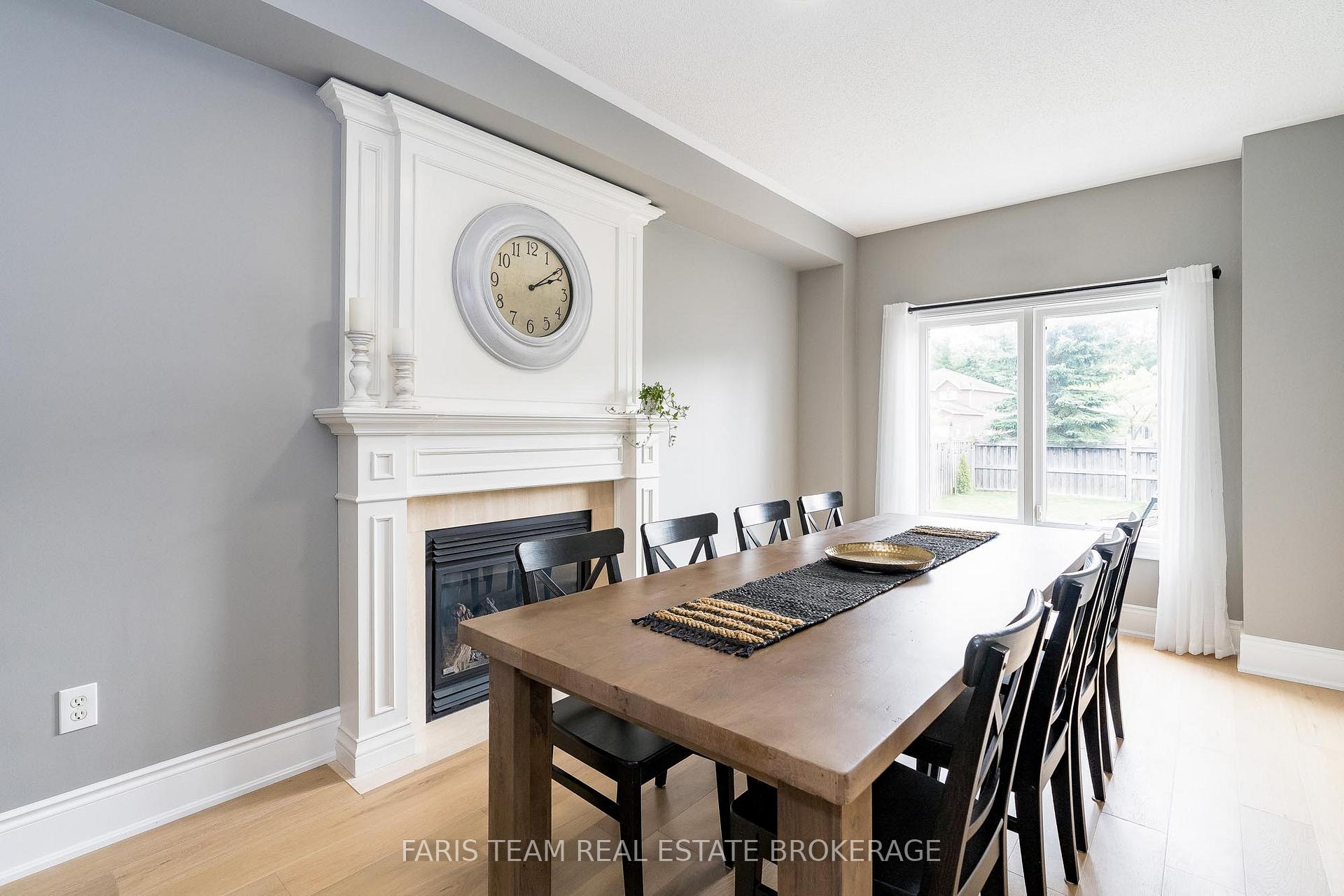Photo 12 of 19 Oakside Court, Barrie, Ardagh — HOMEH