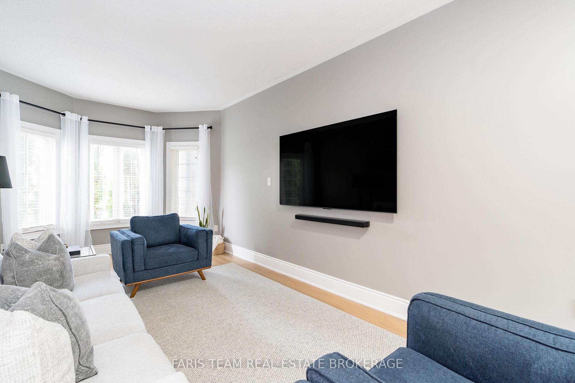 Photo 15 of 19 Oakside Court, Barrie, Ardagh — HOMEH