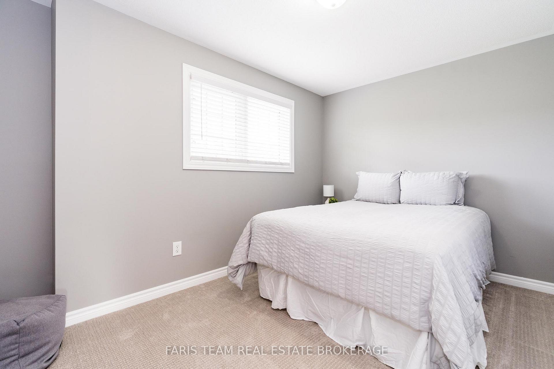 Photo 24 of 19 Oakside Court, Barrie, Ardagh — HOMEH