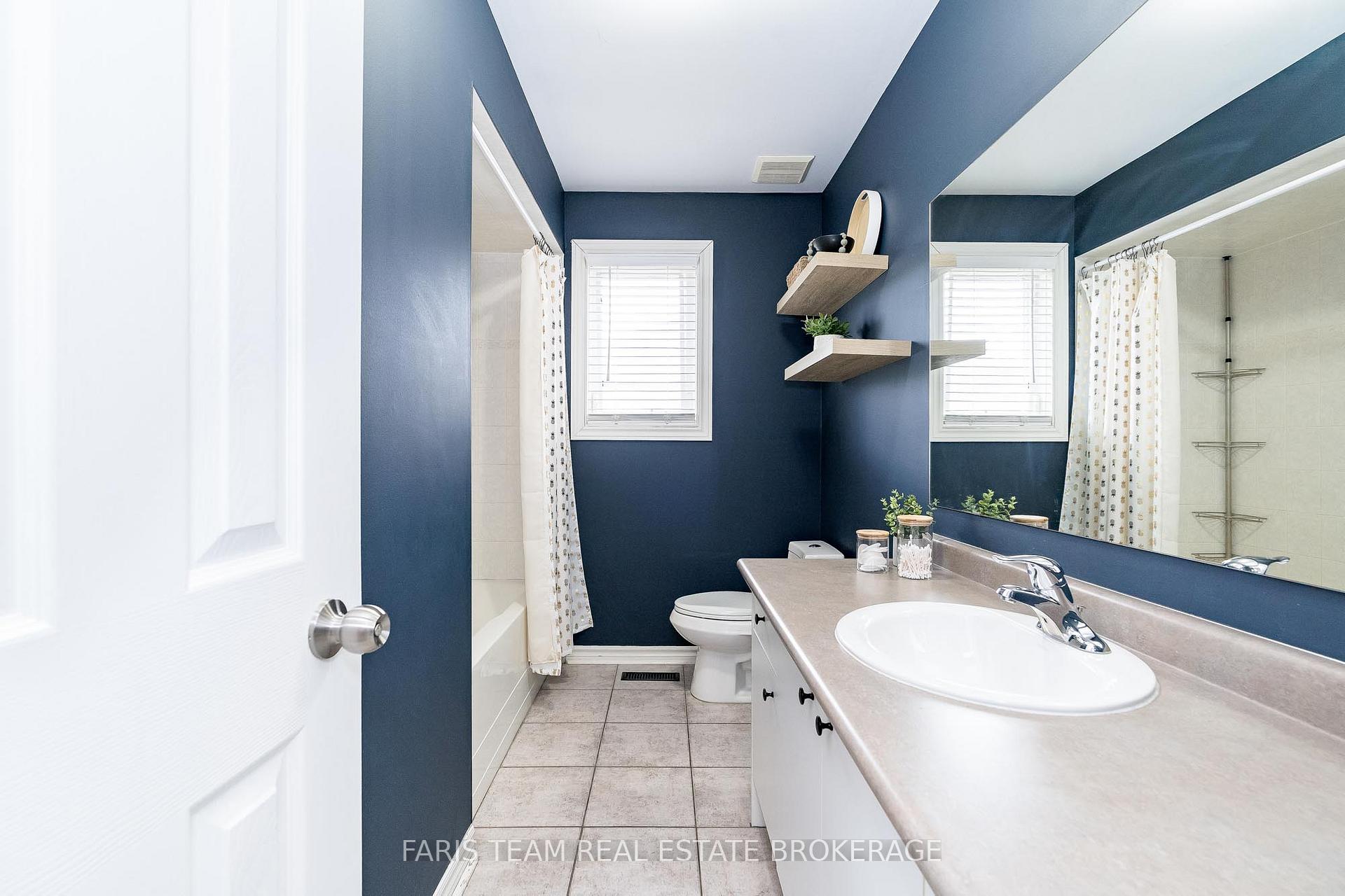 Photo 26 of 19 Oakside Court, Barrie, Ardagh — HOMEH