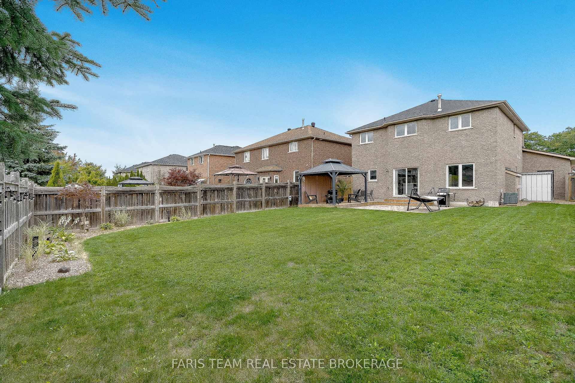 Photo 32 of 19 Oakside Court, Barrie, Ardagh — HOMEH