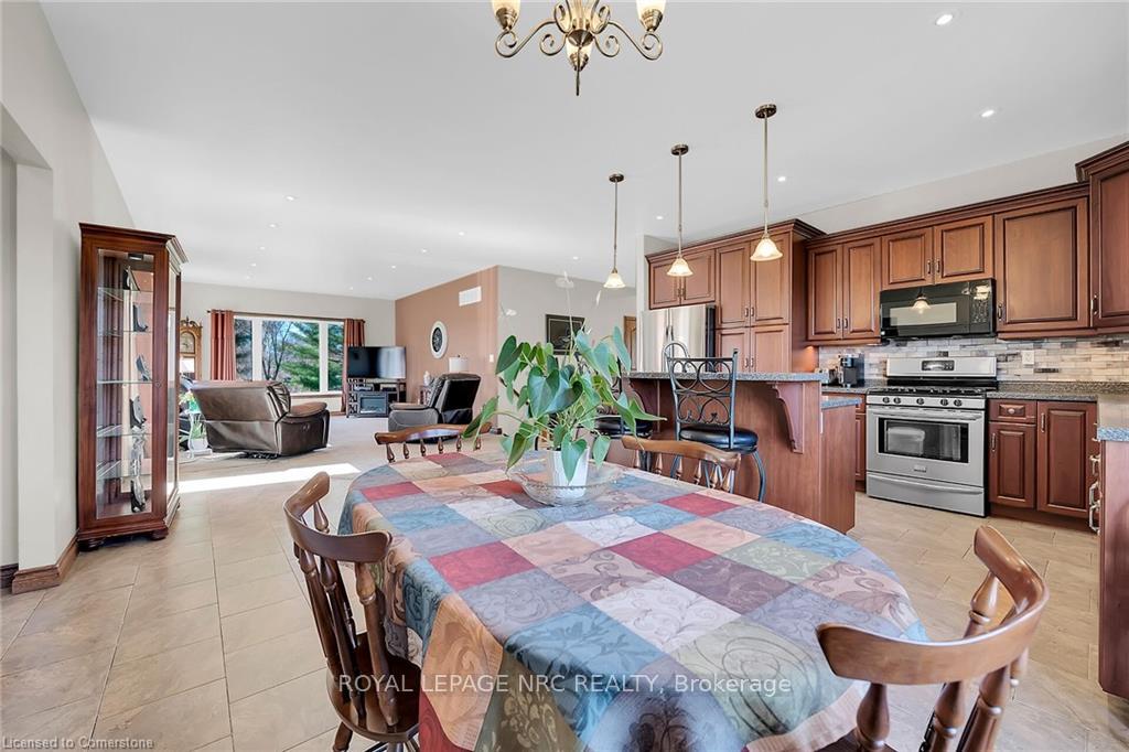 Photo 13 of 696 Marshagen Road, Haldimand, Dunnville — HOMEH