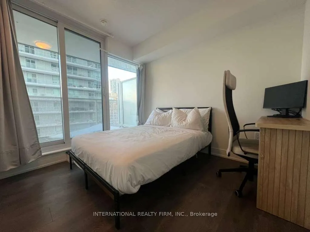 Photo 5 of Unit 1002, 89 McGill Street, Toronto, Church-Yonge Corridor — HOMEH