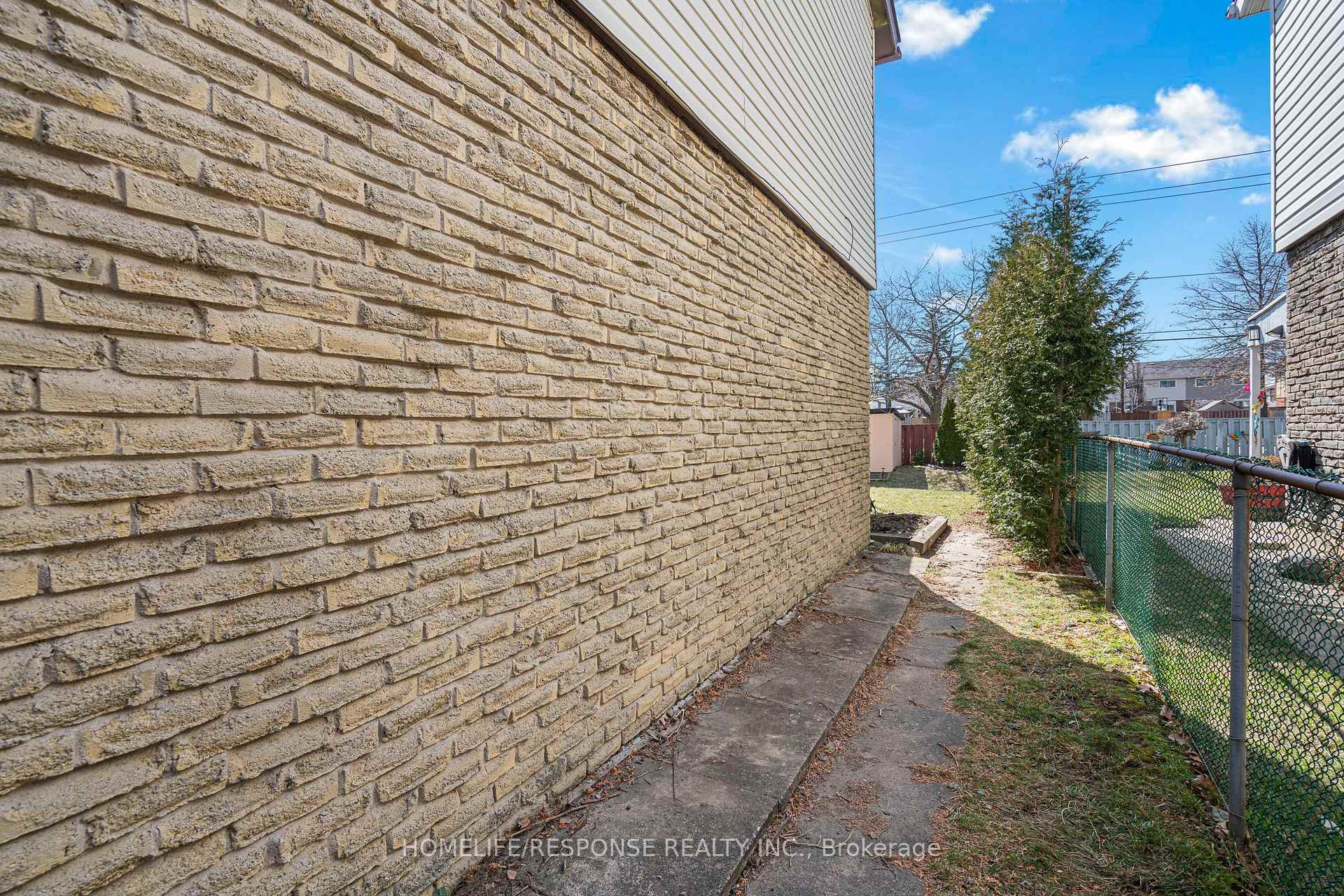Photo 16 of 119 Greene Drive, Brampton, Madoc — HOMEH