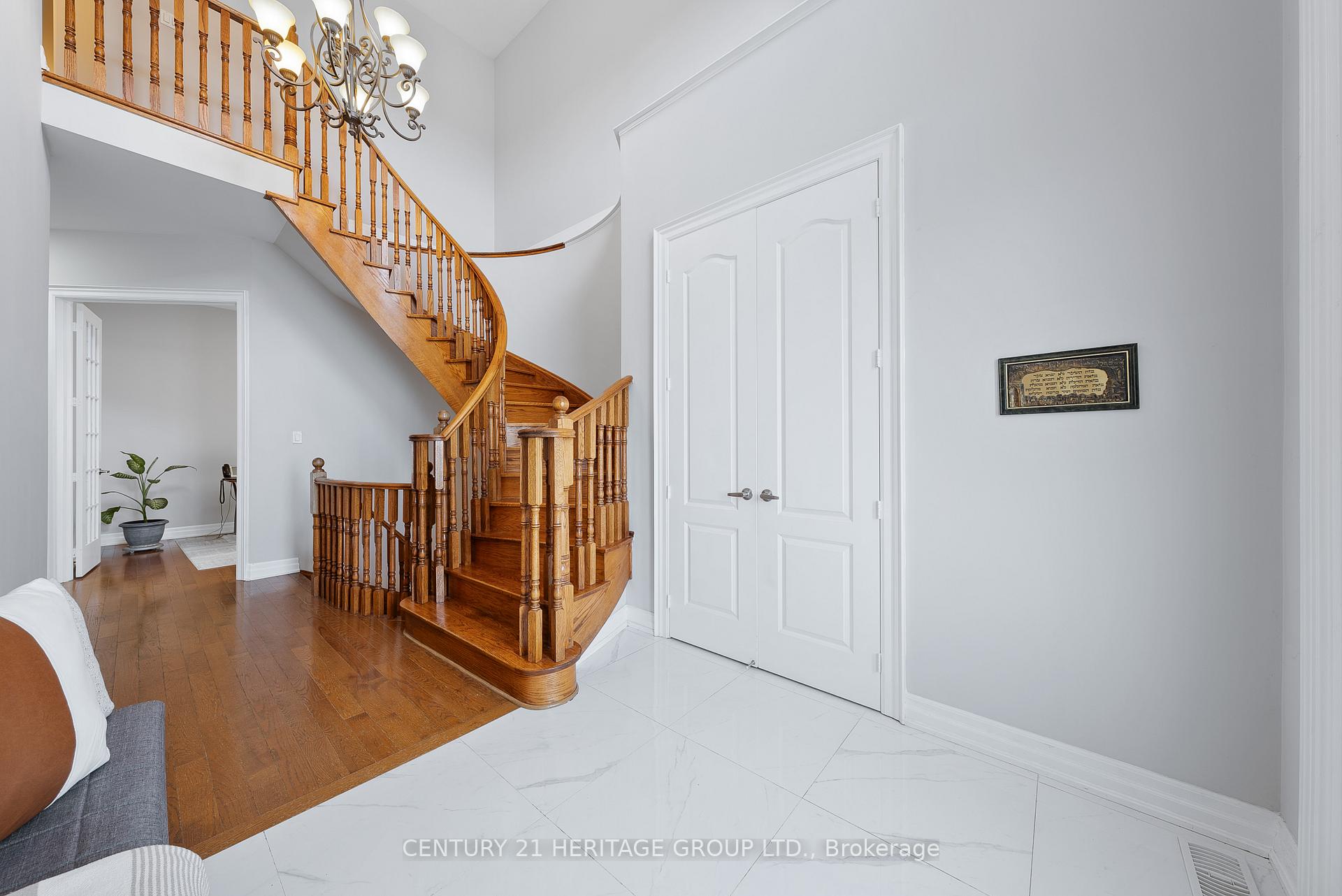 Photo 7 of 75 Strawbridge Farm Drive, Aurora, Aurora Grove — HOMEH