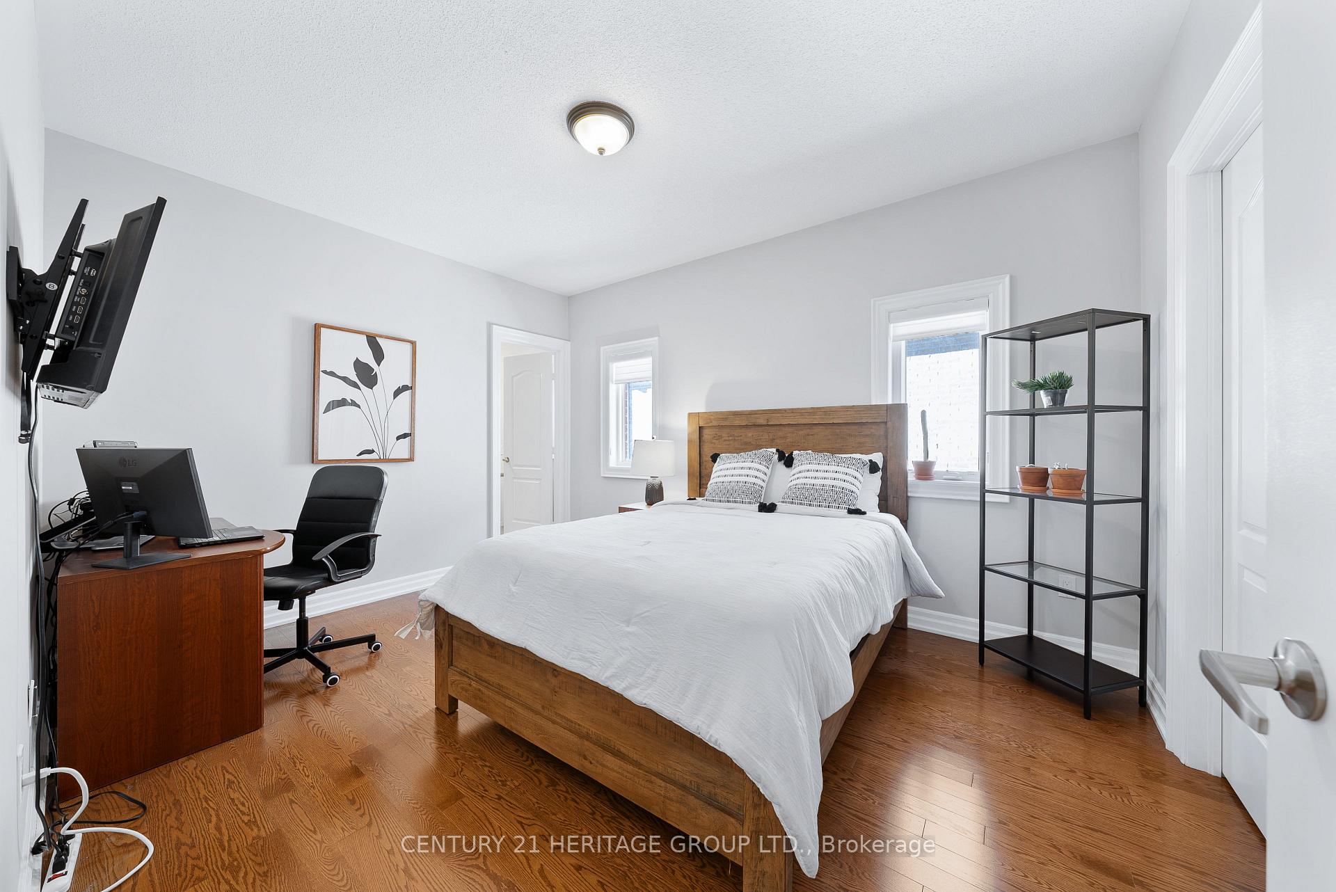 Photo 26 of 75 Strawbridge Farm Drive, Aurora, Aurora Grove — HOMEH