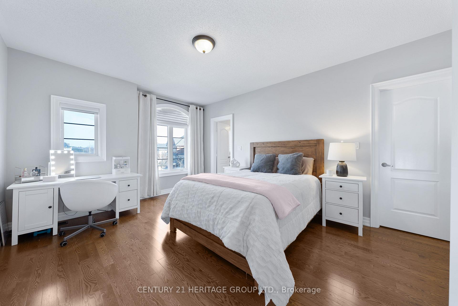 Photo 35 of 75 Strawbridge Farm Drive, Aurora, Aurora Grove — HOMEH