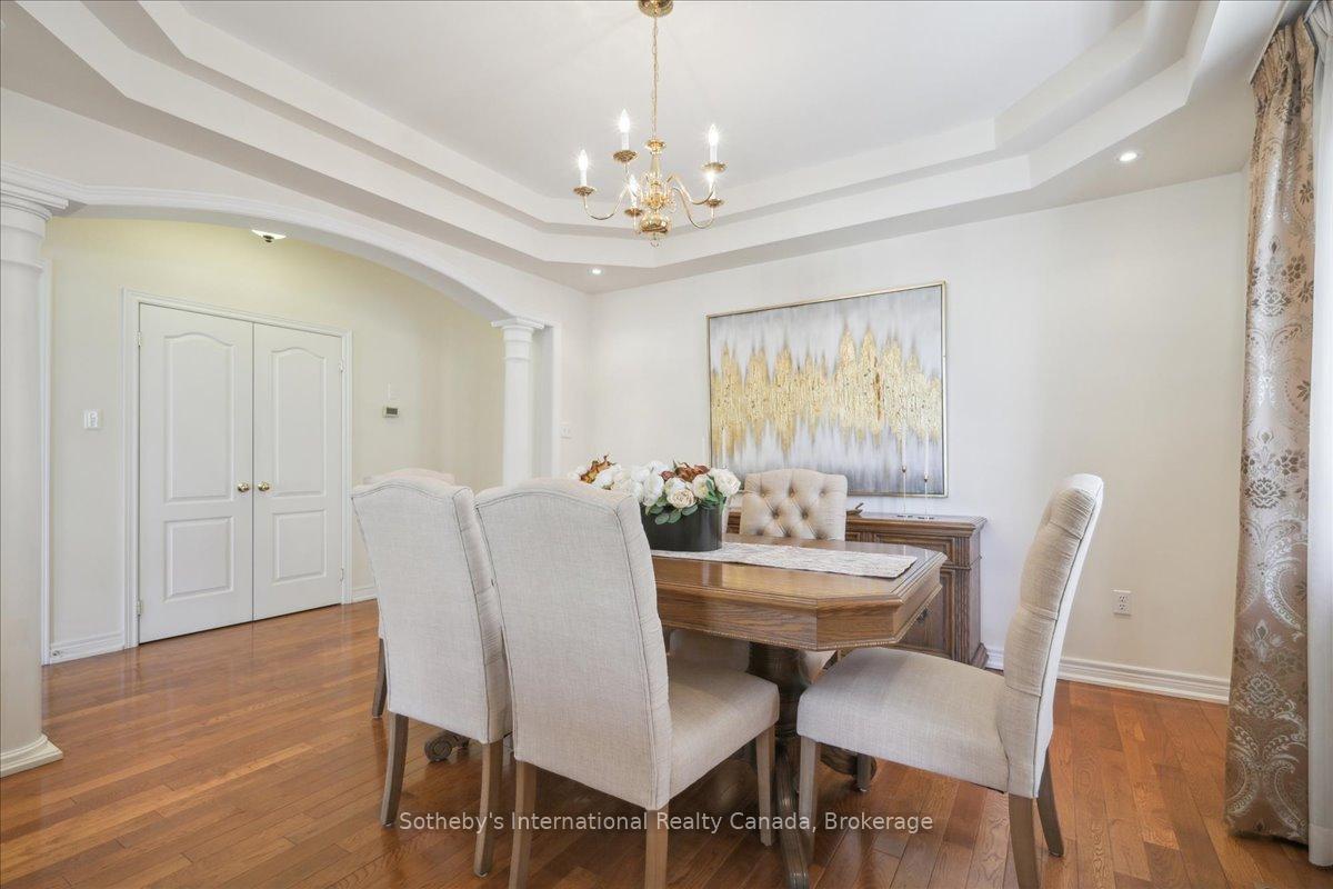 Photo 11 of 6 Dokkum Crescent, Brampton, Snelgrove — HOMEH