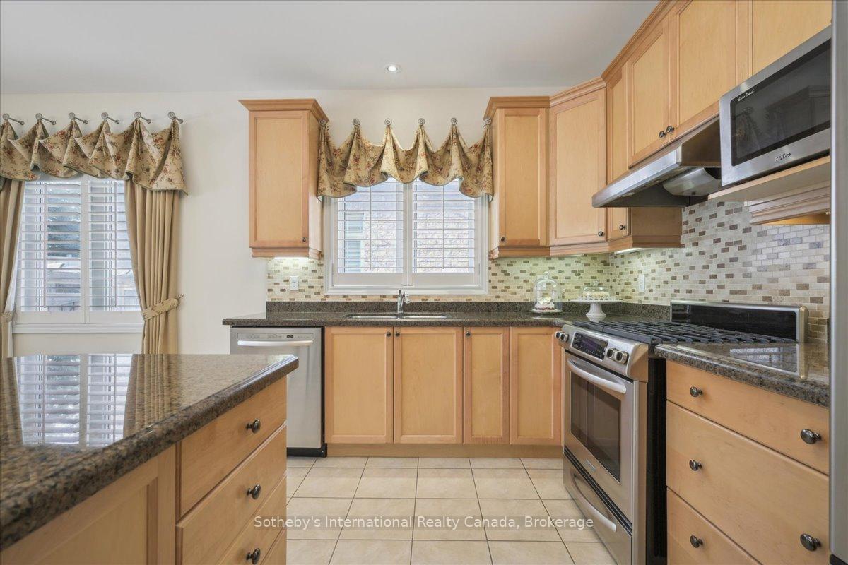 Photo 34 of 6 Dokkum Crescent, Brampton, Snelgrove — HOMEH