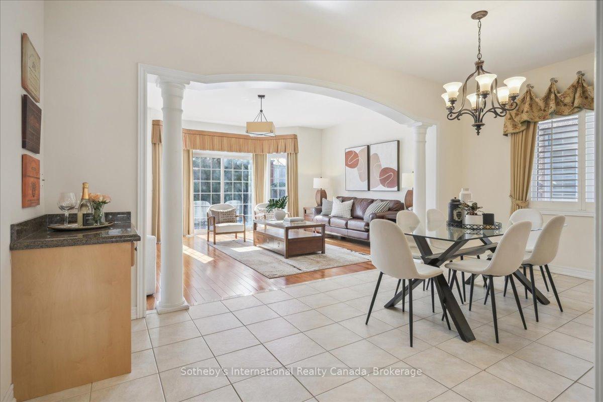 Photo 16 of 6 Dokkum Crescent, Brampton, Snelgrove — HOMEH