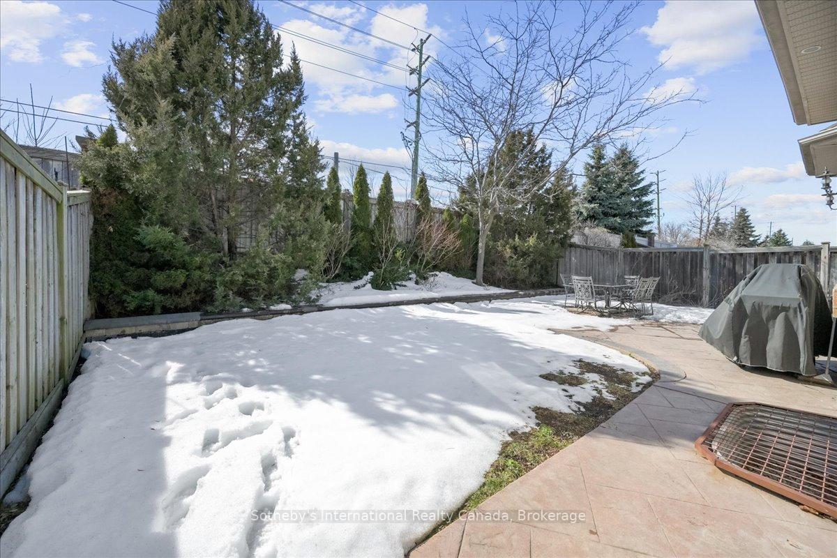 Photo 22 of 6 Dokkum Crescent, Brampton, Snelgrove — HOMEH
