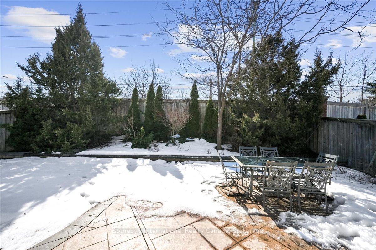 Photo 30 of 6 Dokkum Crescent, Brampton, Snelgrove — HOMEH