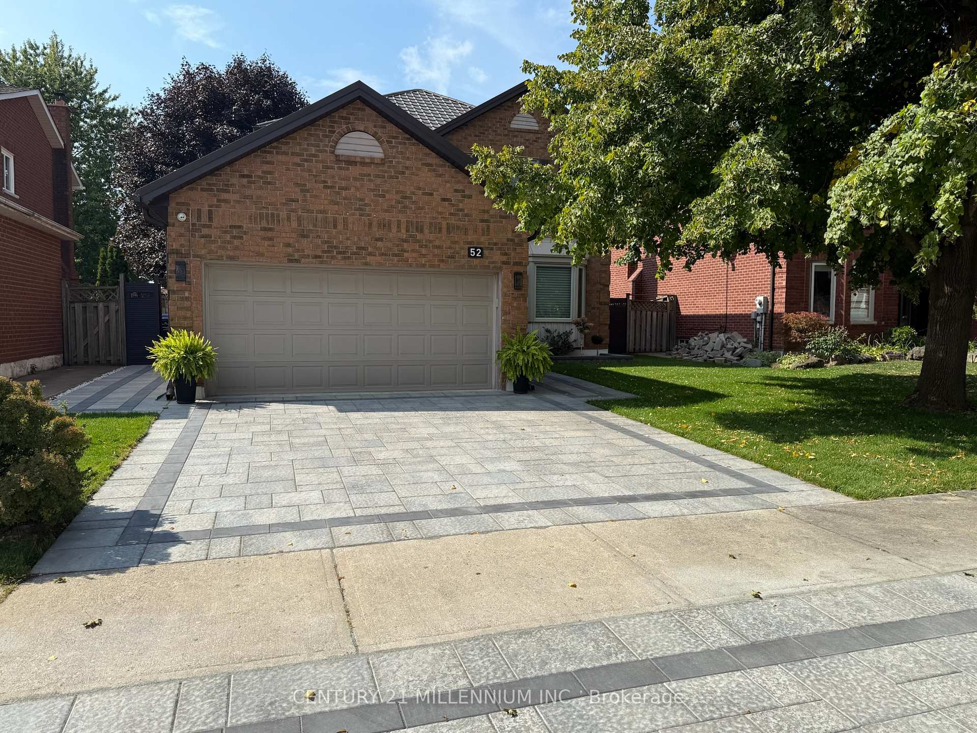 Front of Unit Bsmt, 52 Burgby Avenue