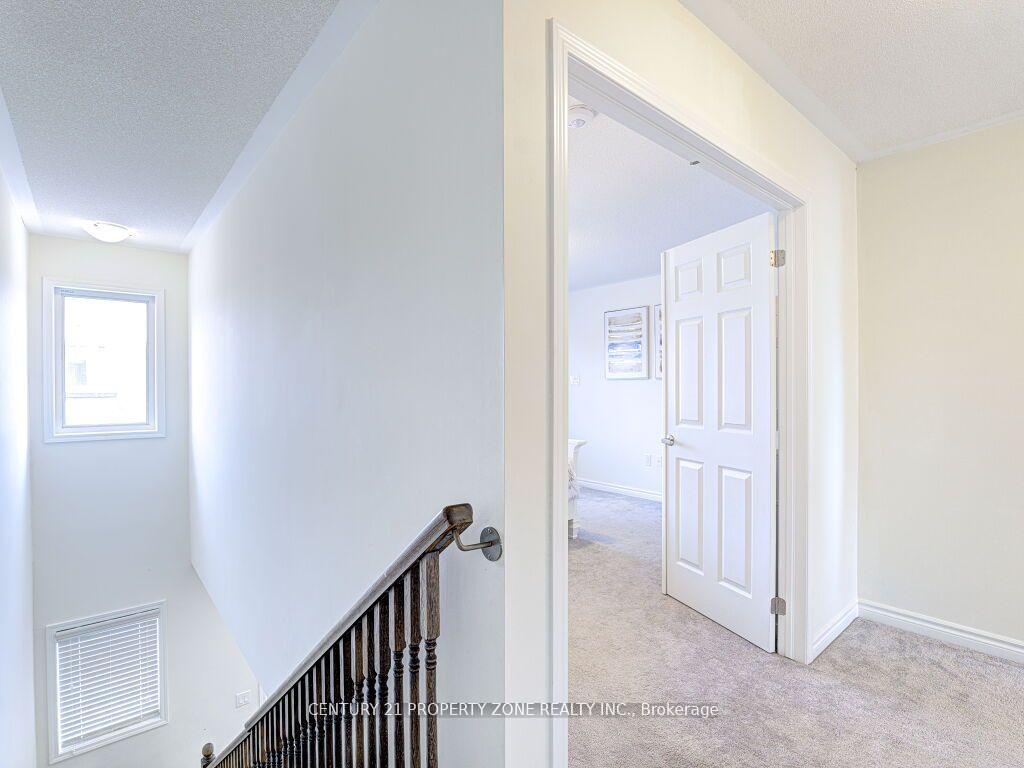 Photo 11 of 7 Circus Crescent, Brampton, Northwest Brampton — HOMEH