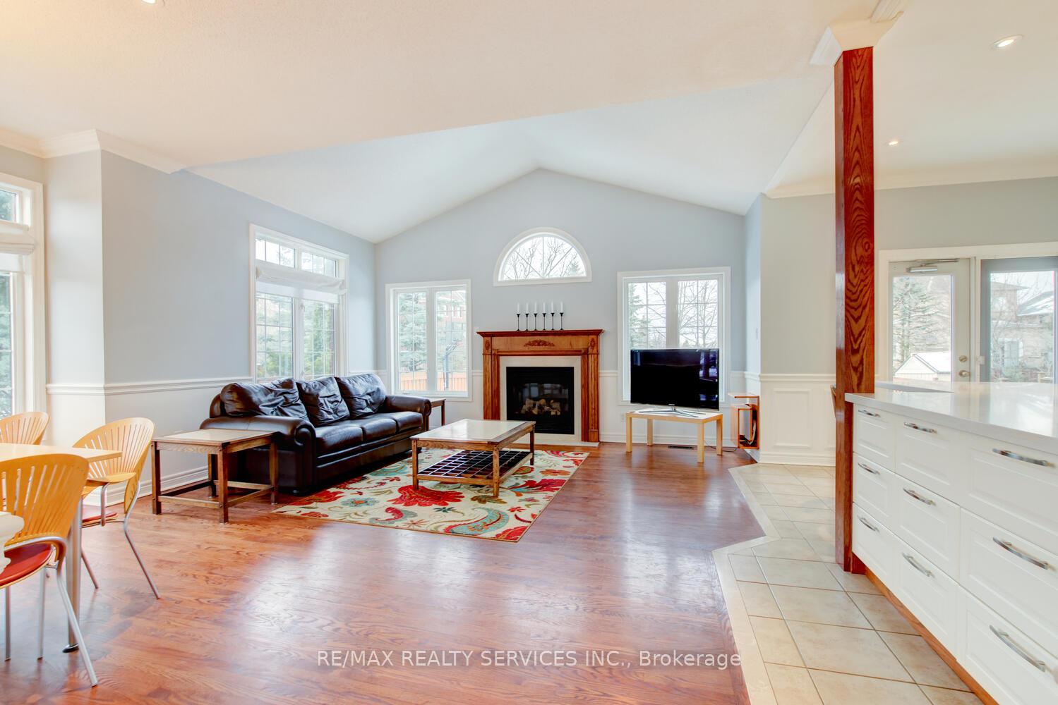 Photo 6 of 9 English Rose Lane, Caledon, Bolton West — HOMEH